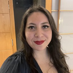 Elizabeth Aguilar T., Consultora de Ventas B2B